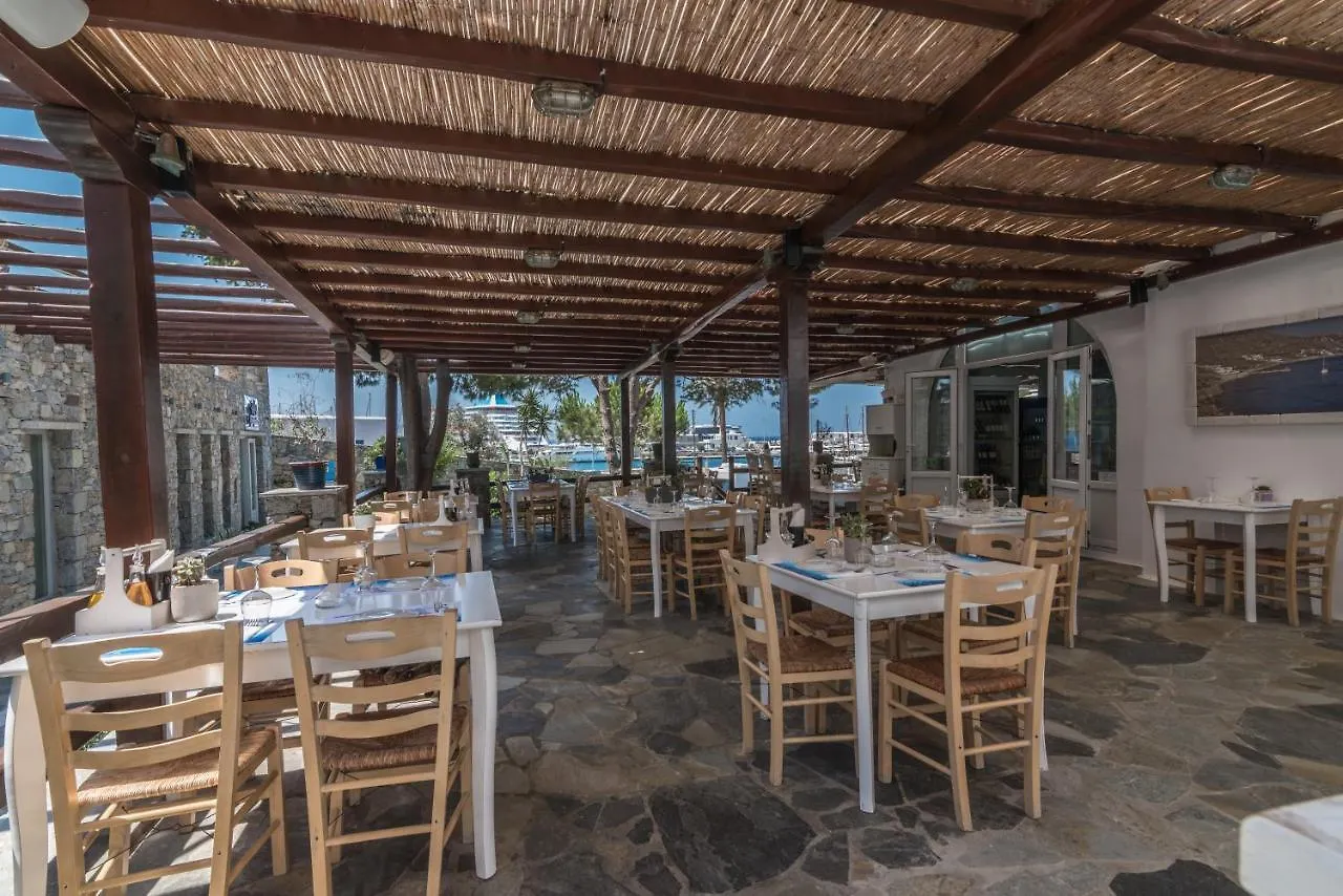 Makis Place Tourlos Aparthotel
