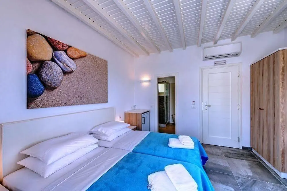 Makis Place Tourlos Aparthotel